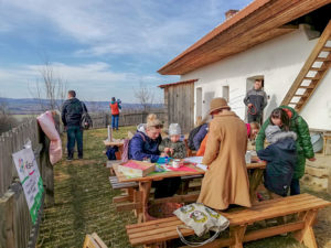 Den otevřených dveří a větrání peřin
